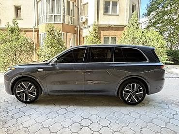 лупарик капот: Lixiang L9: 2022 г., 1.5 л, Автомат, Гибрид, Кроссовер — 3