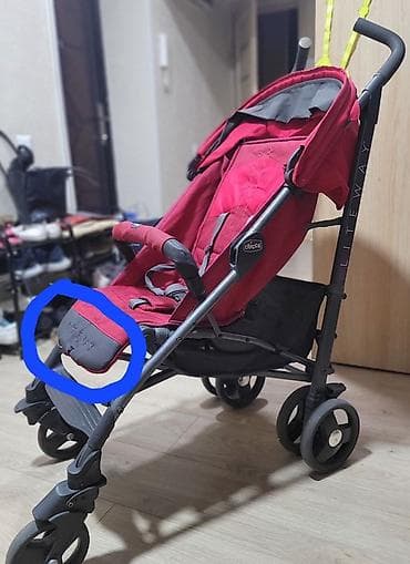 Прогулочная коляска Chicco Liteway, цвет красный/серый. Отличный — 1