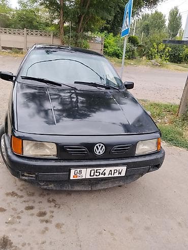 Унаа: Volkswagen Passat: 1990 г., 1.8 л, Кол менен иштөөчү, Бензин, Седан — 1