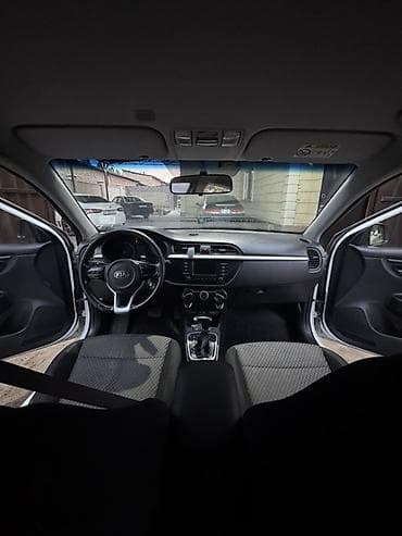 Продажа авто: Kia Rio: 2018 г., 1.6 л, Автомат, Бензин, Седан — 7