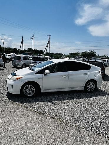 стояночный тормоз: Toyota Prius: 2014 г., 1.8 л, Вариатор, Гибрид, Лифтбек — 5
