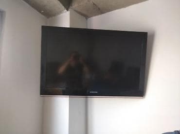 повесить тв на стену: Кронштейн для телевизора и монитора поворотно-наклонный от14до55дюймов — 8