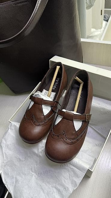 Оюнчуктар: Стильные туфли-броги Размер :33 Мягкая подошваудобные Цена :1800 — 2