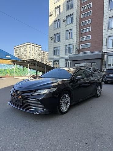 Toyota Camry: 2019 г., 2.5 л, Автомат, Бензин, Седан