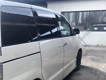 тайота voxi: Toyota Voxy: 2025 г., 2 л, Автомат, Бензин, Минивэн — 8