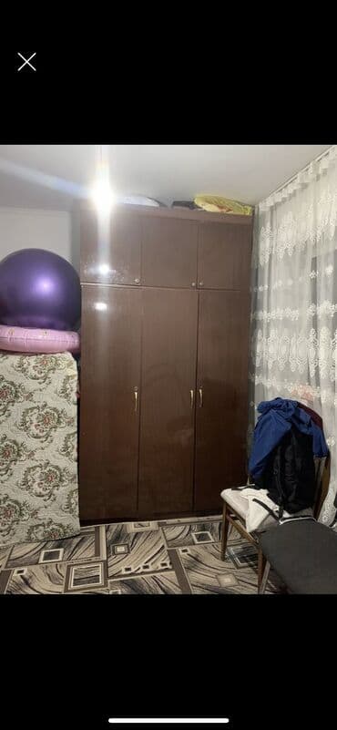 шкаф под телевизор: Продаётся Шифоньер, полки, крючки, ручки, все целое — 1