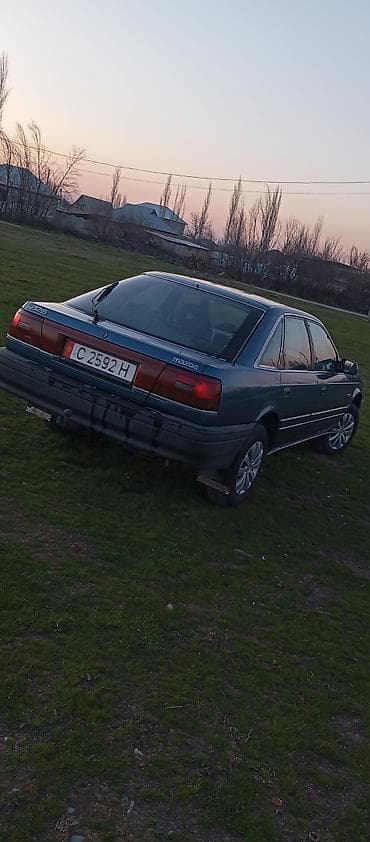 бар авто: Mazda 626: 1987 г., 2 л, Кол менен иштөөчү, Бензин, Хетчбек — 4