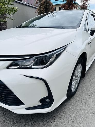 Унаа: Toyota Corolla: 2022 г., 1.8 л, Вариатор, Гибрид, Седан — 3