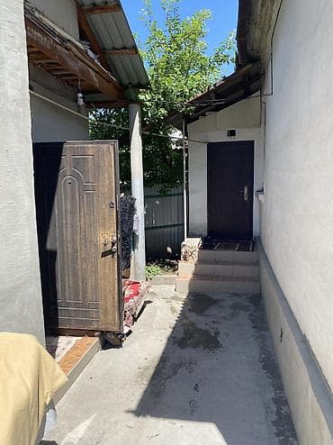 дом бишкек цена: 🔥🔥🔥 Срочно продается 3 комнатная полдома со всеми удобствами 📍Район — 4