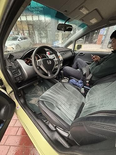 kia rio 2000: Honda Fit: 2005 г., 1.4 л, Вариатор, Бензин, Хэтчбэк — 9