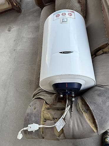 Накопительный водонагреватель Объем бака: 80 л, Ariston, Электрический, Предохранительный клапан, Б/у