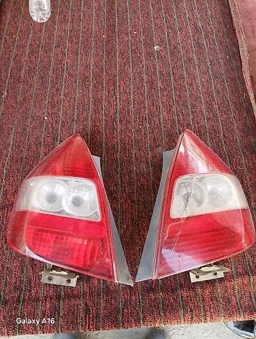Задние фонари (левый и правый) в сборе для автомобиля. - Комплект из