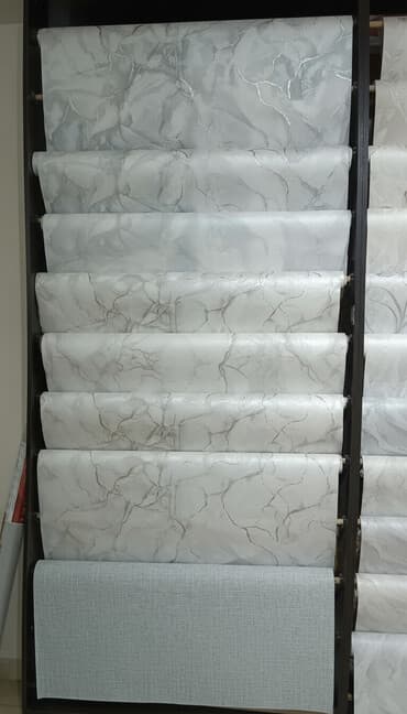 Представляем рулонные обои с элегантным рисунком, имитирующим мрамор