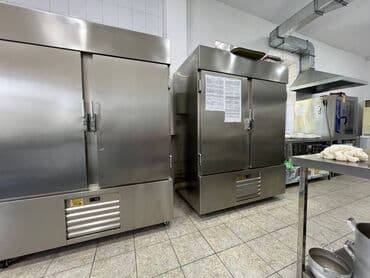 аренда помещений под кафе ресторан: Мантоварка, котёл для варки лапши и пельменей, стол холодильник, стол — 7