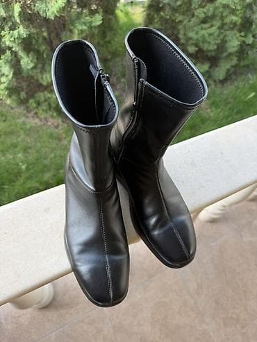 белые сапожки: Женские полусапоги черные - Материал верха: гладкая экокожа. - — 2