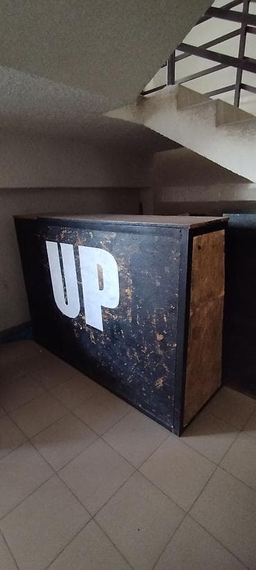 Торговые принтеры и сканеры: Продаю барную стойку, цельно сваренная из трубоквадрата, облицовка — 1