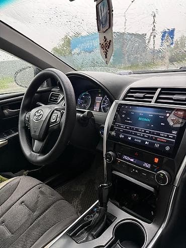 Toyota Camry: 2017 г., 2.5 л, Автомат, Гибрид, Седан at lalafo.kg Toyota Camry: 2017 г., 2.5 л, Автомат, Гибрид, Седан