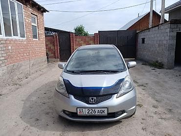 Транспорт: Honda Fit: 2008 г., 1.4 л, Механика, Бензин, Хэтчбэк — 2