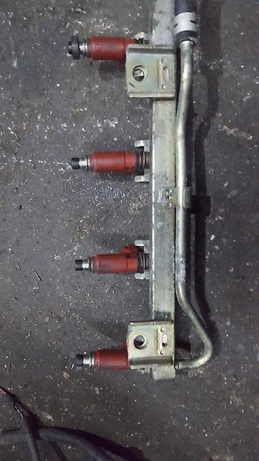 suzuki: Suzuki R Wagon форсунки вместе с планкой — 1