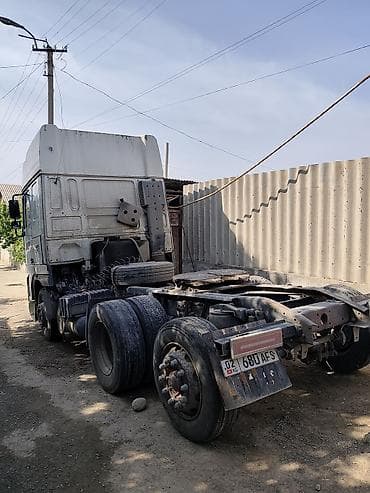 bmw 2 5: Тягач, DAF, 2002 г., Тентованный — 3