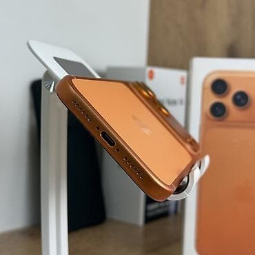 айфон13про: IPhone 17 Pro Max, Б/у, 256 ГБ, Оранжевый, Защитное стекло, Чехол, Кабель, 100 % — 4