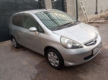 2 8: Honda Fit: 2002 г., 1.3 л, Вариатор, Бензин, Хэтчбэк — 4