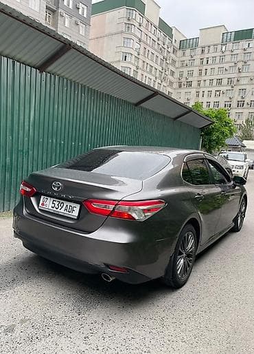 tesla model x: Toyota Camry: 2018 г., Автомат, Бензин, Седан — 2