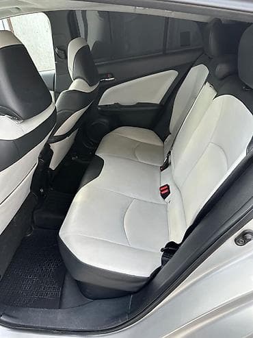 Продажа авто: Toyota Prius: 2016 г., 1.8 л, Автомат, Гибрид, Хэтчбэк — 6
