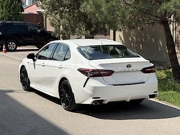миша: Toyota Camry: 2021 г., 2.5 л, Автомат, Гибрид, Седан — 7