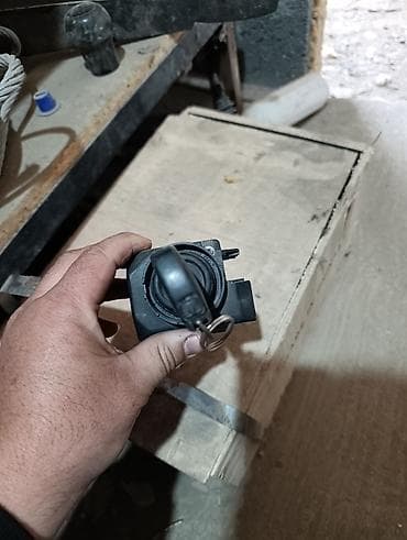 2 4 д: Замок зажигания Mercedes-Benz — 3