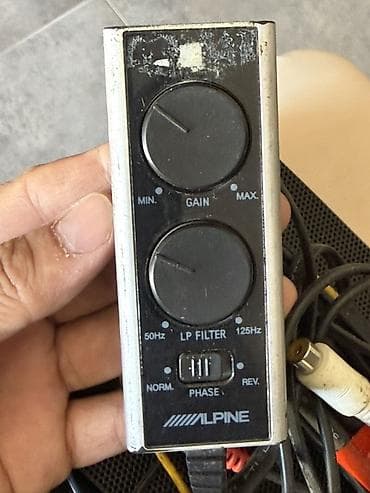 mini notebook: Сабвуфер Alpine в корпусе - Бренд: Alpine (логотип на корпусе) - Тип — 8