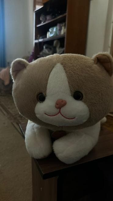 таба котик: Мягкая игрушка-кот плюшевый - Милый котик в лежачей позе с хвостиком — 1