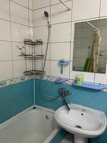 Квартиры: 3 комнаты, 58 м², Аламединский рынок / базар 104 серия, 4 этаж, Косметический ремонт — 1