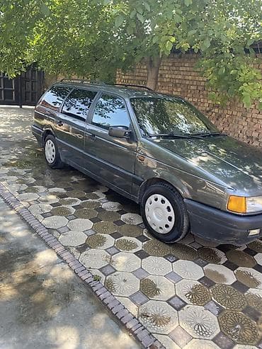 Volkswagen Passat Variant: 1991 г., 1.8 л, Механика, Бензин, Универсал