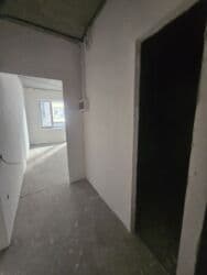 срочно продаётся 1 комнатная квартира в районе ошского рынка по улице кенсуйская: 1 комната, 51 м², 6 этаж — 4