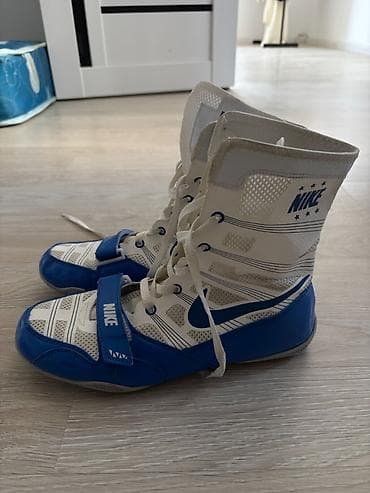 yeezy boost: Здравствуйте, продаю эти боксерские кроссовки, размер 43. Немного — 1
