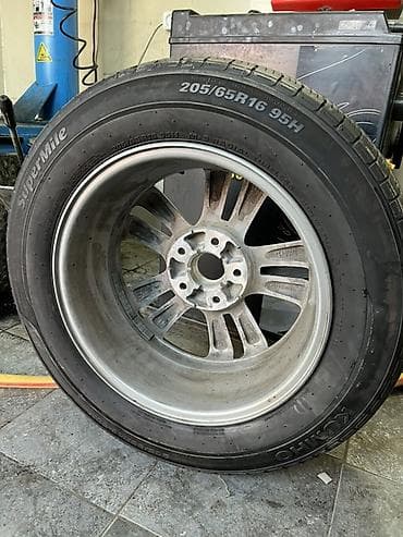 Транспорт: Летняя шина Kumho Solus HS61 205/65 R16 95H на литом диске R16 — 3