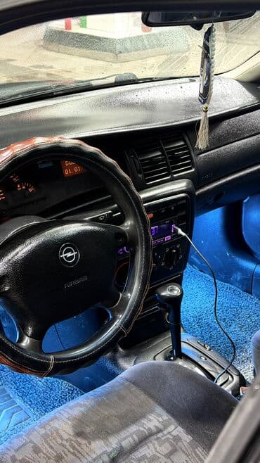 кузов гольф2: Opel Vectra: 1999 г., 1.6 л, Автомат, Бензин, Универсал — 5