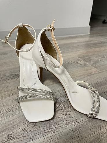 nike react: Босоножки, 38, Б/у, цвет - Белый, Самовывоз — 1