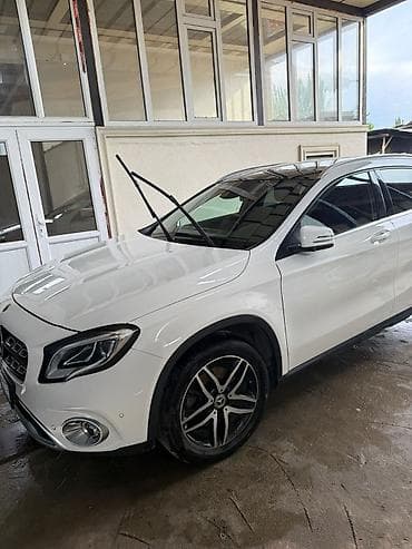 глушител bmw: Mercedes-Benz GLA-Class: 2018 г., 2 л, Автомат, Бензин, Кроссовер — 8