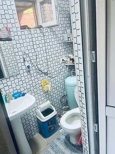 паркинг аренда: Сдается 2-х ком со всеми условиями внутри (пол дома) отдельно. Район — 1