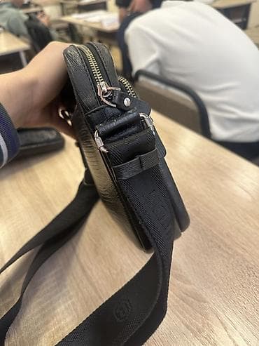 Красота и здоровье: Мужская сумка через плечо (кросс-боди) - Материал: черная — 3