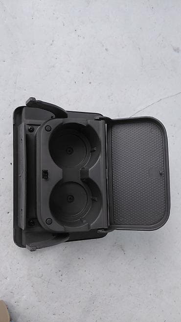 step rf3: Подстаканник для Honda Stepwgn (Step Wagon) RF1, год выпуска — 1