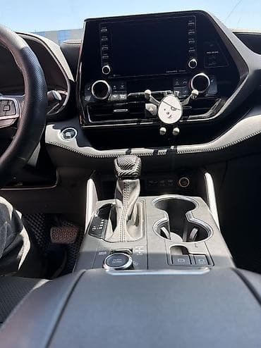 byd e7: Toyota Highlander: 2022 г., 3.5 л, Автомат, Бензин, Кроссовер — 2