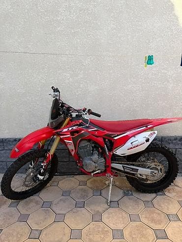 Унаа: Эндуро-мотоцикл 300cc (4‑тактный), красно‑белая расцветка — 3