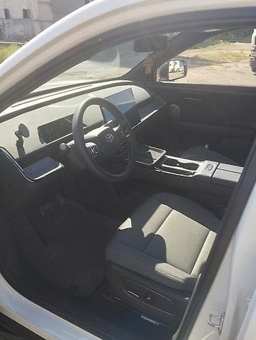 bmb e36: Toyota bZ3X: 2025 г., Робот, Электромобиль, Кроссовер — 7