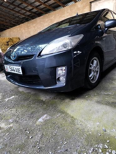 Toyota Prius: 2011 г., 1.8 л, Гибрид, Хетчбек lalafo.kg да Toyota Prius: 2011 г., 1.8 л, Гибрид, Хетчбек