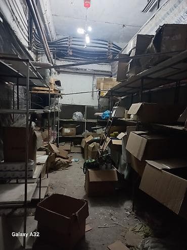 mega hous: Продаю склад ТЦ МЕГАКОМФОРТ Шопокова 89,,,28 кв м оборудован — 2