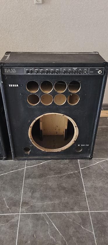 Техника жана электроника: Две акустические стойки/комбо‑корпуса TESLA BASS K 100–115 (ретро) — 2
