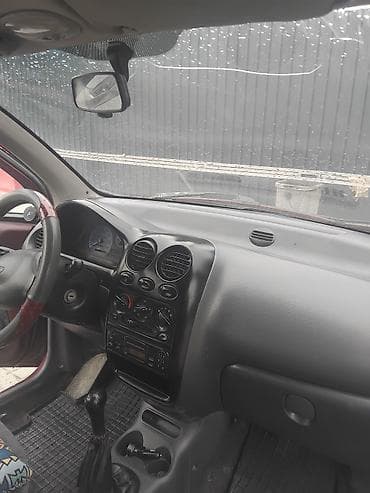 аудио системы: Компактный городской хэтчбек с поперечными рейлингами и багажником на — 9